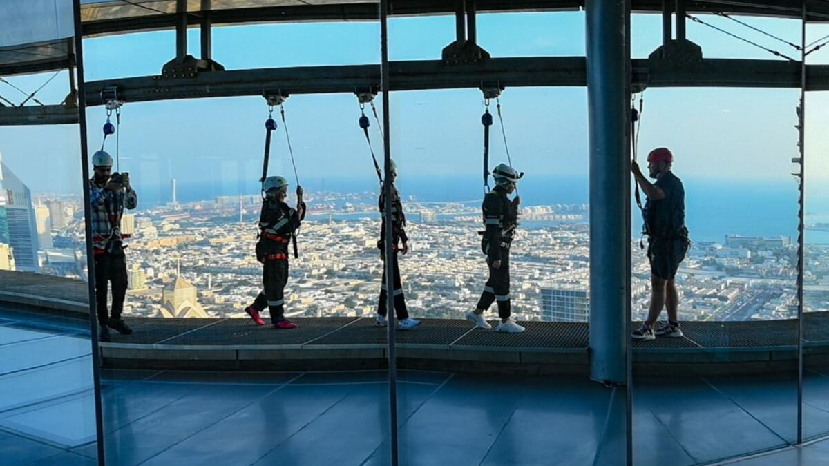 sky view observatory to dubai mall distance