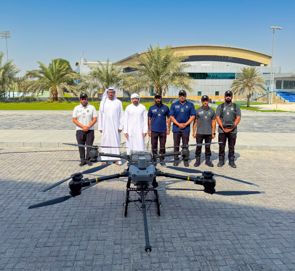 Dubai Crown Prince Commends Civil Defense Team's Advanced Firefighting Capabilities