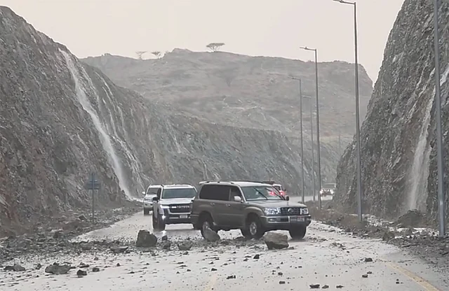 Heavy Rain in UAE: Fujairah Waterfalls and Road Hazards
